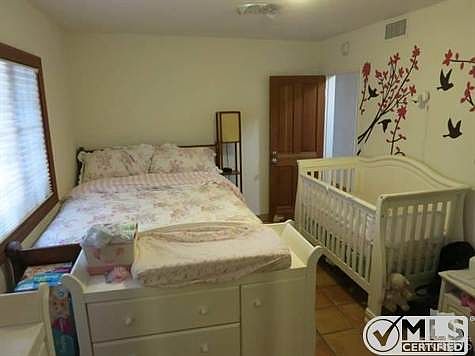 4th image of 25677 Wildwood Dr