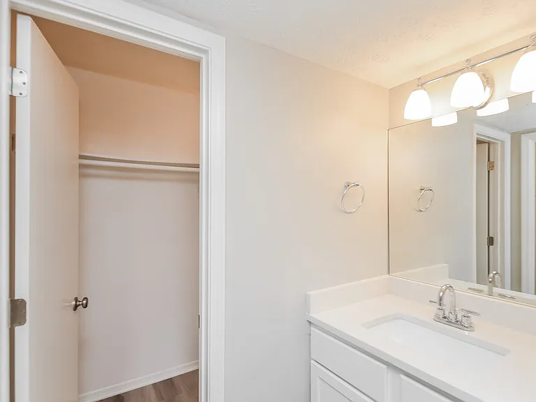 6018 Valley Trails Ct — Photo 9