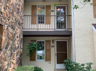 286 Valley Stream Ln, Wayne, PA 19087