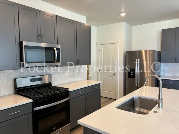 4384 S Redwater Ave, Meridian, ID 83642