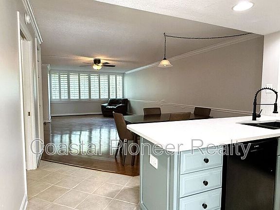 4th image of 2614 Cove Cay Dr Unit 204