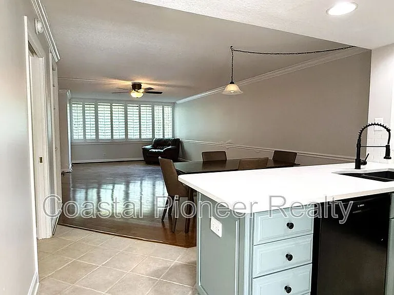 2614 Cove Cay Dr #204 — Photo 4