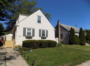 17618 Community St, Lansing, IL 60438