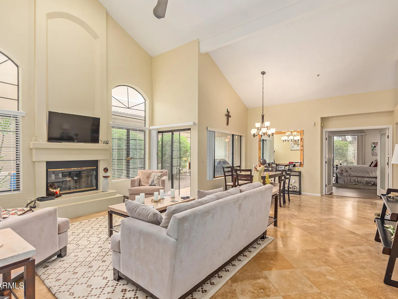 3 bed, 2.0 bath, 2251 sqft, $4,000 — Photo 4