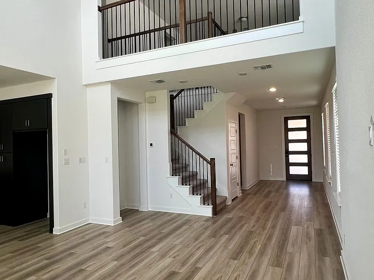 2128 Stampede Dr — Photo 11