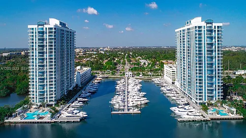17301 Biscayne Blvd Photo 1