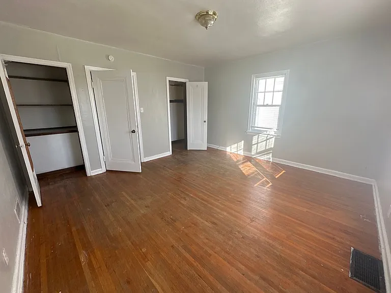 1520 W Jackson St — Photo 11