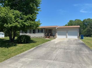 1623 Lakeview Dr, Burlington, NC 27217