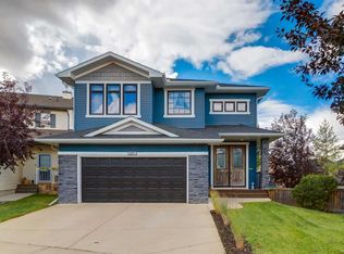 237 NE Luxstone Grn SW, Airdrie, AB T4B3B5