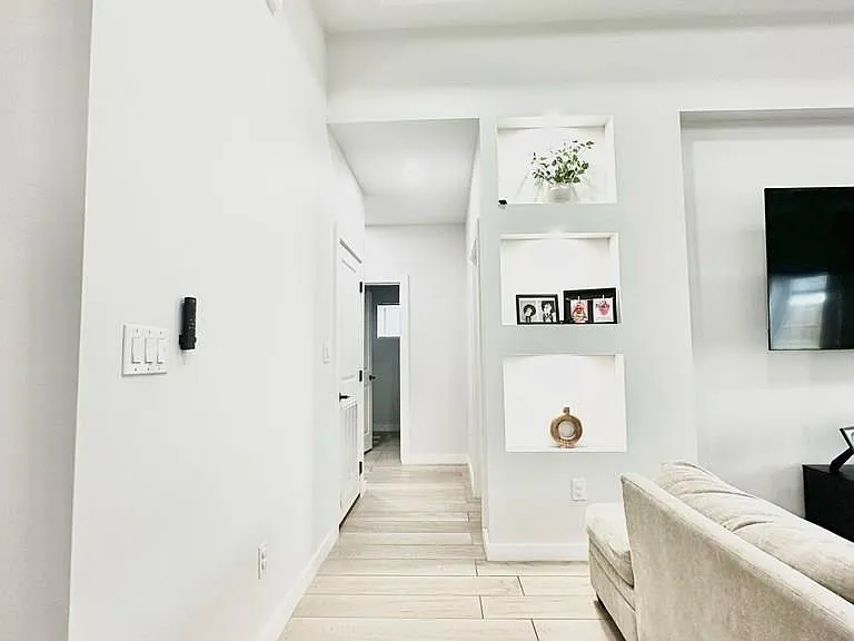 401 Tamarindo Ln — Photo 17