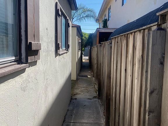 5th image of 813-15 Diamond St