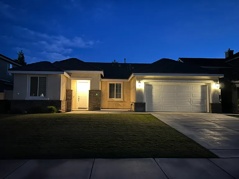 10709 Desert View Pl — Photo 1