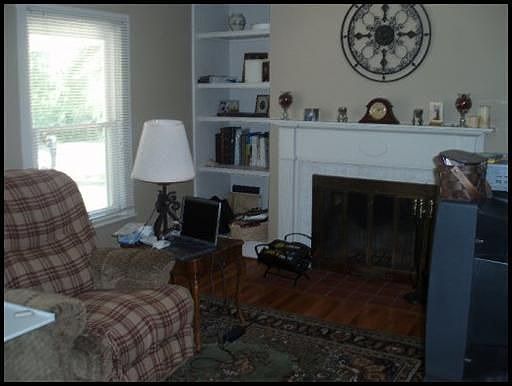 3rd image of 3105 Valley View Dr