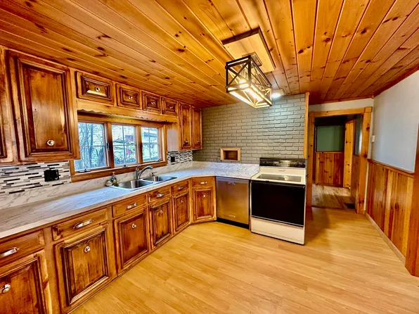 354 Elm St, Malone, NY 12953