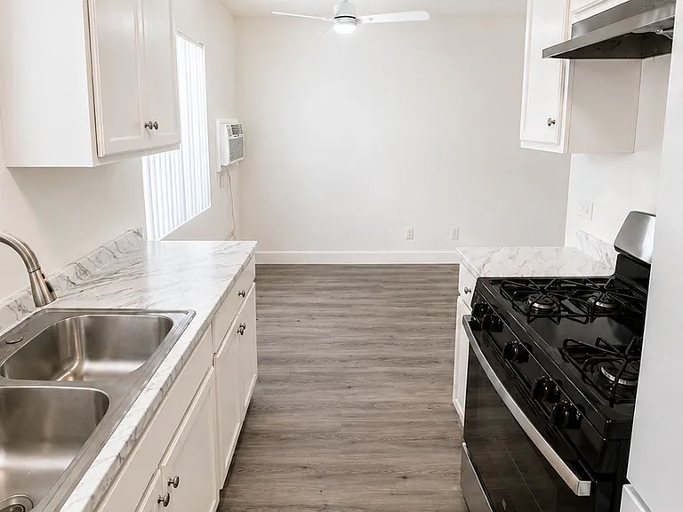 7450 Canby Ave — Photo 4
