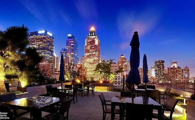 Sold by Compass | media 7