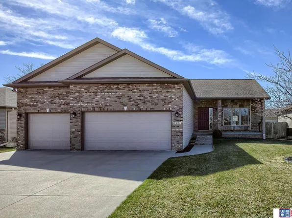8921 Garland St, Lincoln, NE 68505