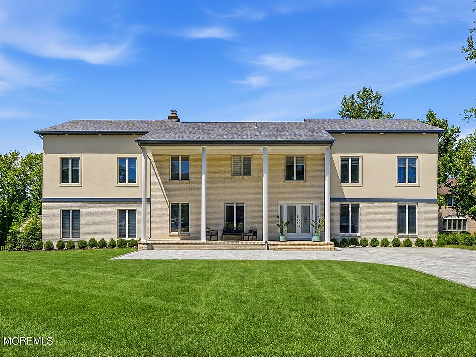 1st image of 4 Mount Court