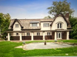 515 Roslyn Rd, Kenilworth, IL 60043