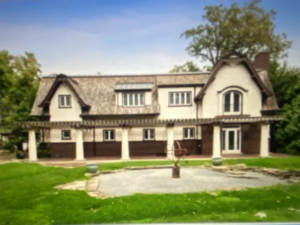 515 Roslyn Rd, Kenilworth, IL 60043