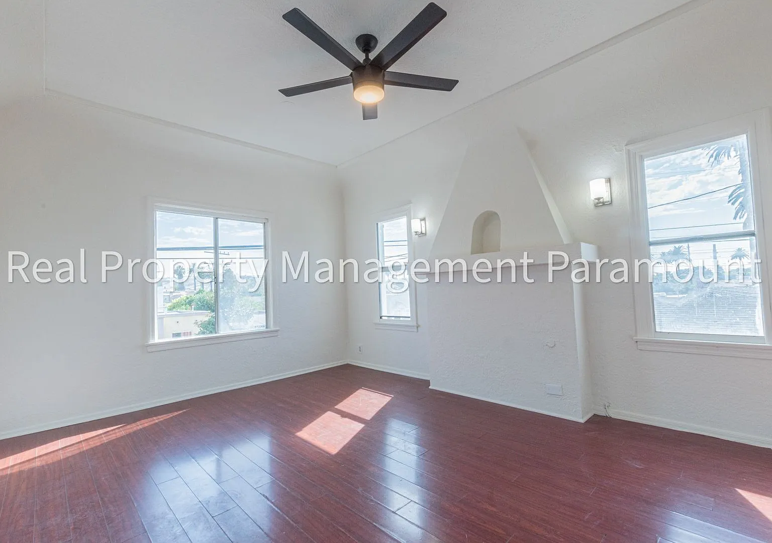 2757 Mansfield Ave — Photo 2
