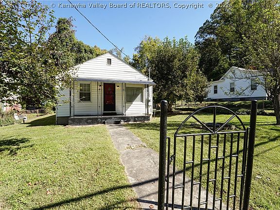 4th image of 108 Hickory Rd