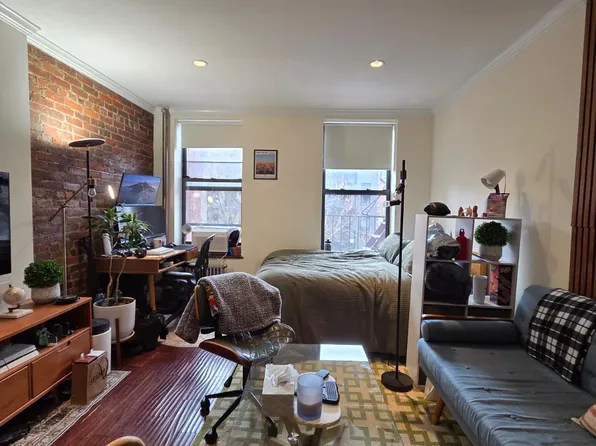 23 Clinton Street image 1 of 9