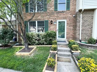 9040 Golden Leaf Ct, Springfield, VA 22153