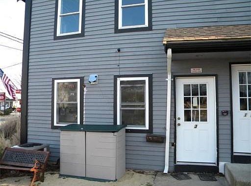 2nd image of 85 Sandwich St APT 3