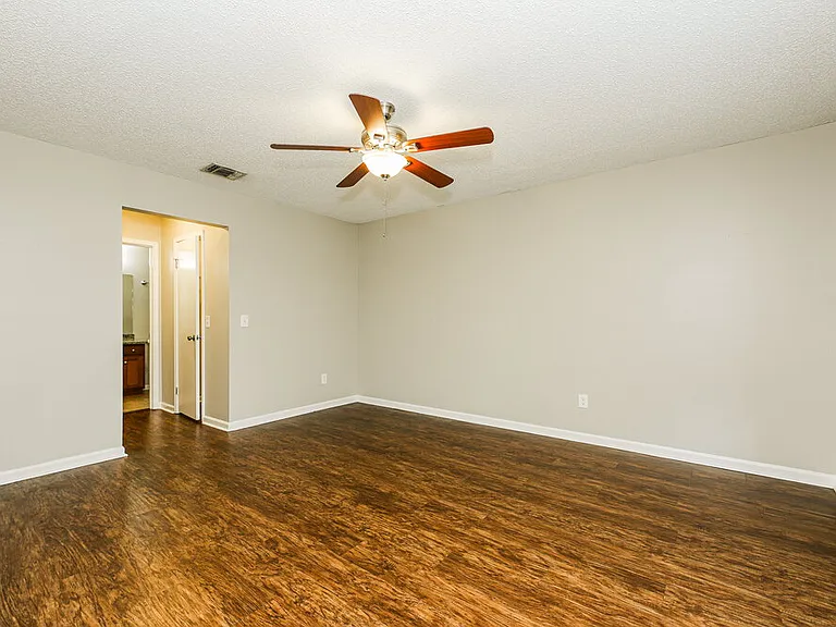 8050 Cumberland Gap Trl — Photo 10