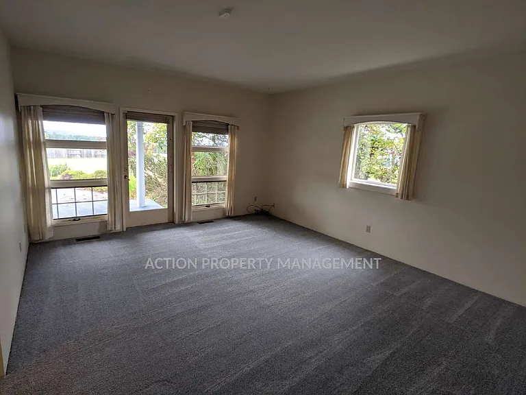 251 Old Schoolhouse Rd — Photo 27
