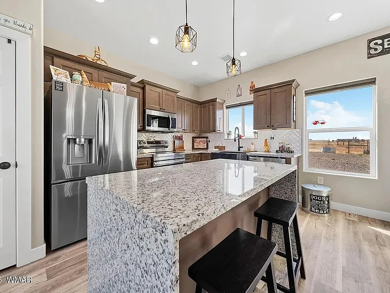 660 S Foothills Blvd — Photo 6