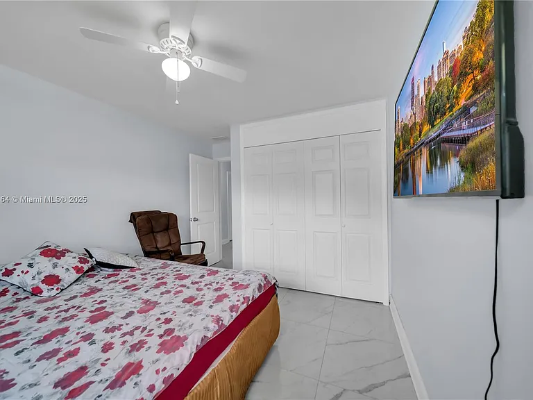 246 SE 44th St — Photo 22