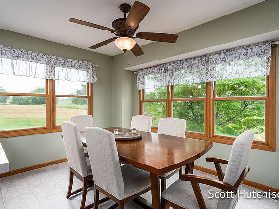 5th image of 5833 Terrace Park Dr NE