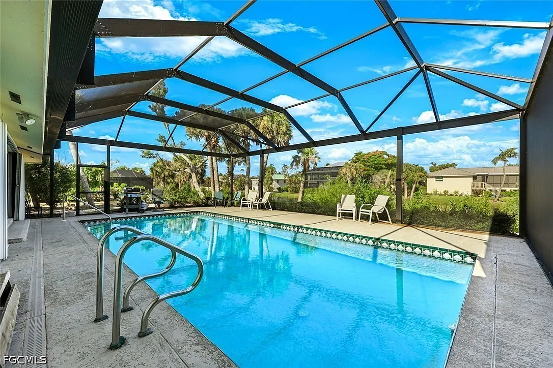 3 bed, 2.5 bath, 1306 sqft, $15,000 — Photo 1