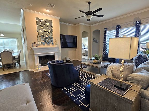 4th image of 1605 Medina Ln