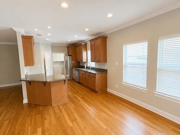 9125 Melrose Ln — Photo 7