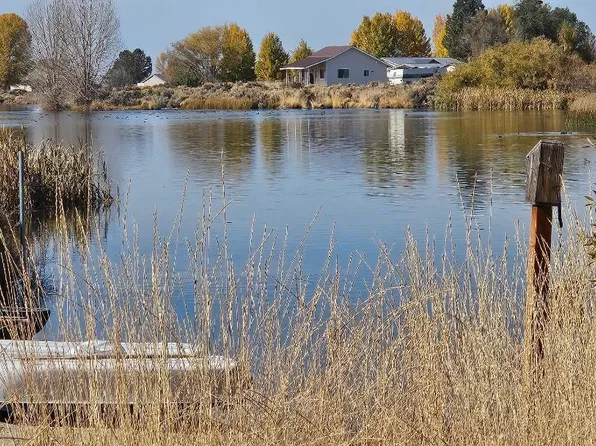 600 Spruce Ln, Christmas Valley, OR 97641