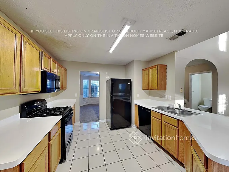 3262 Ashgrove Ln SW — Photo 9