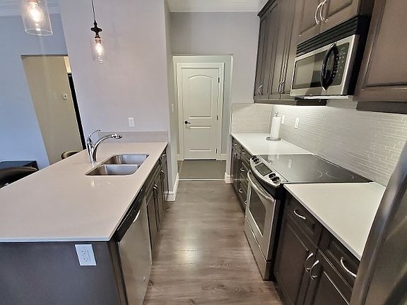 2nd image of 915 10th St #301