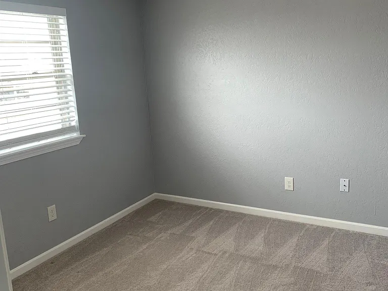 620 Smalley Dr — Photo 22
