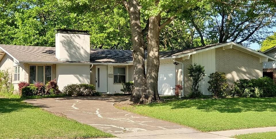 1st image of 916 Melrose Dr