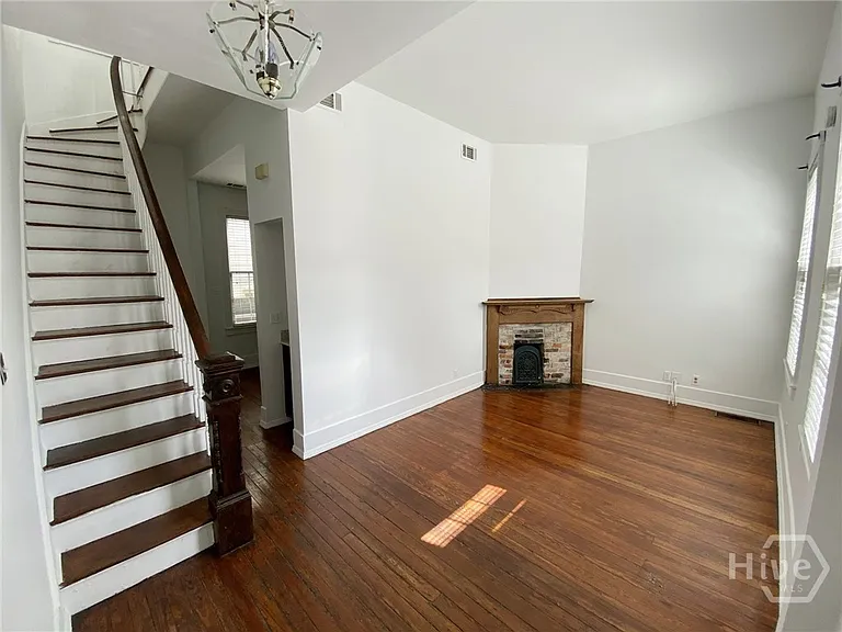 506 E York St — Photo 23