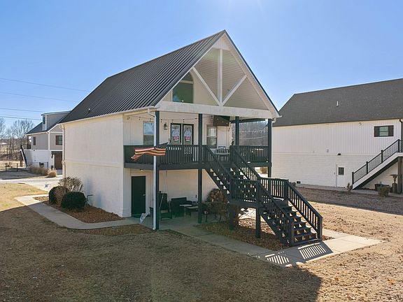 3rd image of 222 Fairway Villa Ln