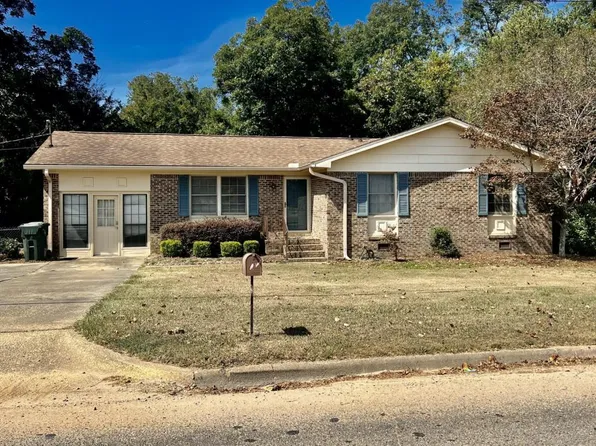 1602 Stadium St, Dothan, AL 36301