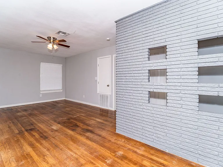 467 Shannon Lee St — Photo 5
