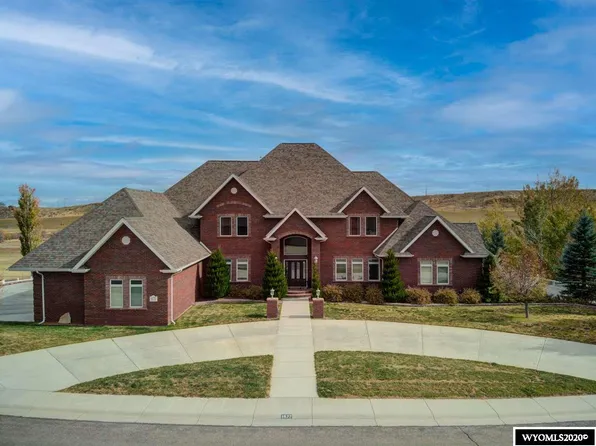 1577 Elkhorn Valley Dr, Casper, WY 82609