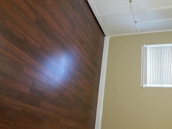 11x16 Bedroom w/closet