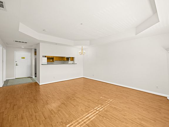 5th image of 208 N Lincoln Ave APT 303