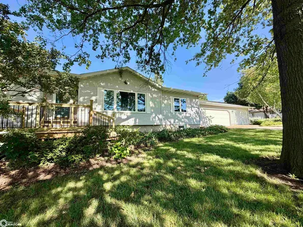 2021 Edmundson Dr, Oskaloosa, IA 52577